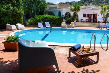 Seven nights for the price of six!